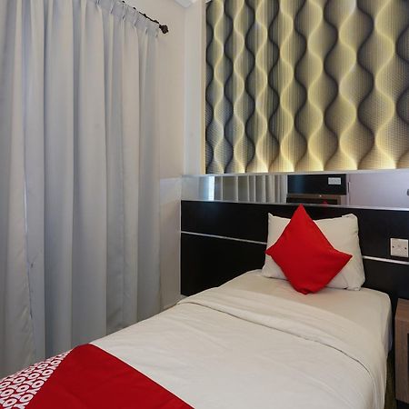 Hotel O Hotel Orchard Inn Lumut Buitenkant foto