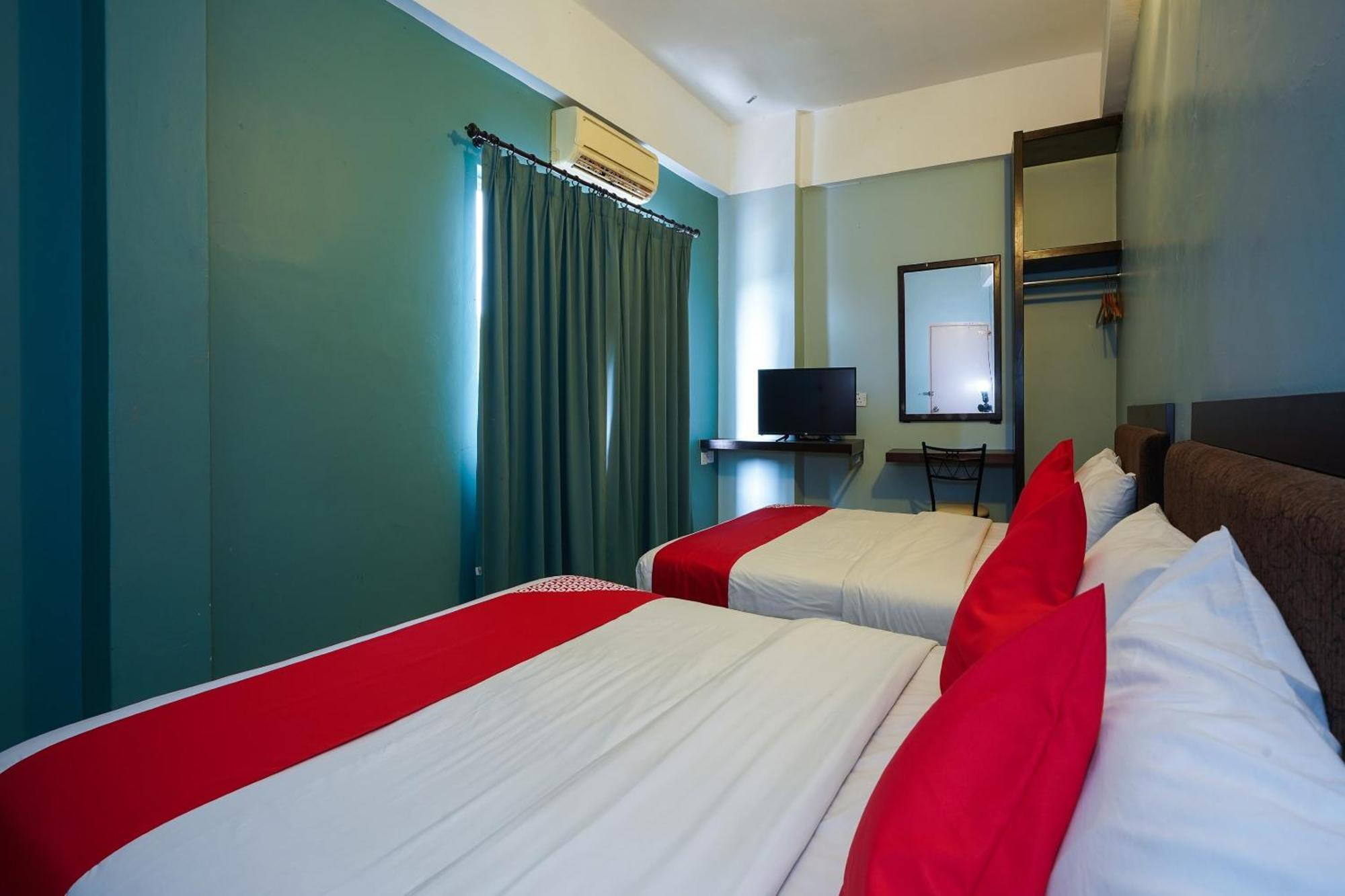 Hotel O Hotel Orchard Inn Lumut Buitenkant foto