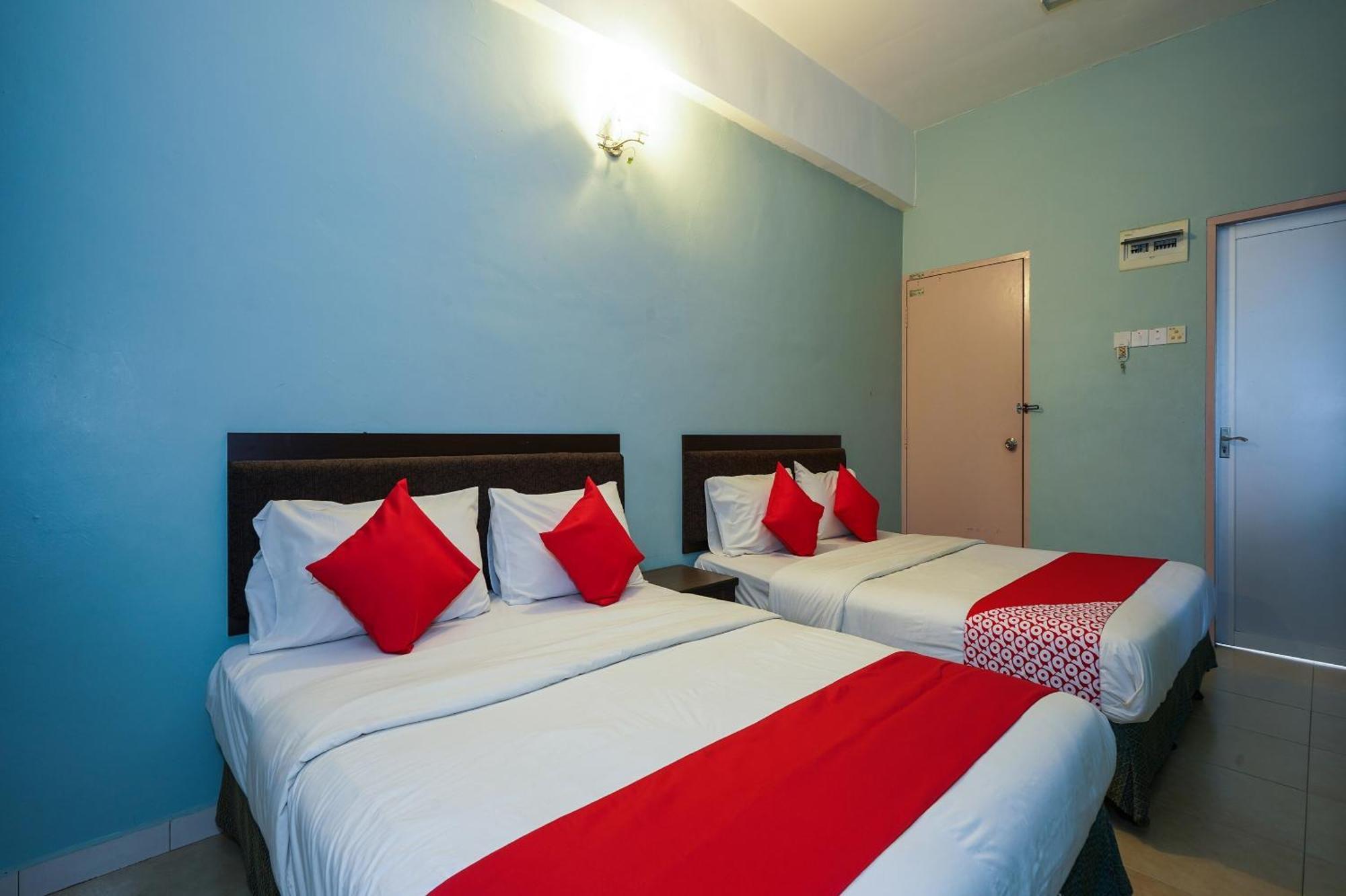 Hotel O Hotel Orchard Inn Lumut Buitenkant foto