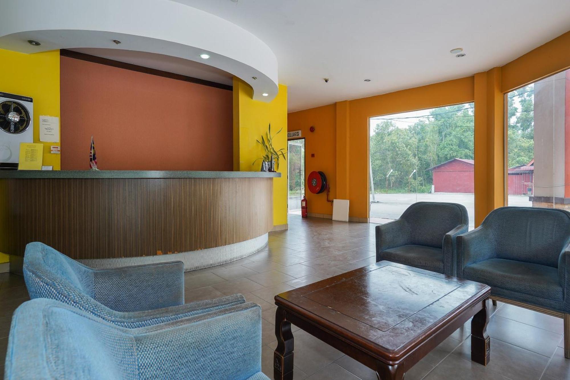 Hotel O Hotel Orchard Inn Lumut Buitenkant foto