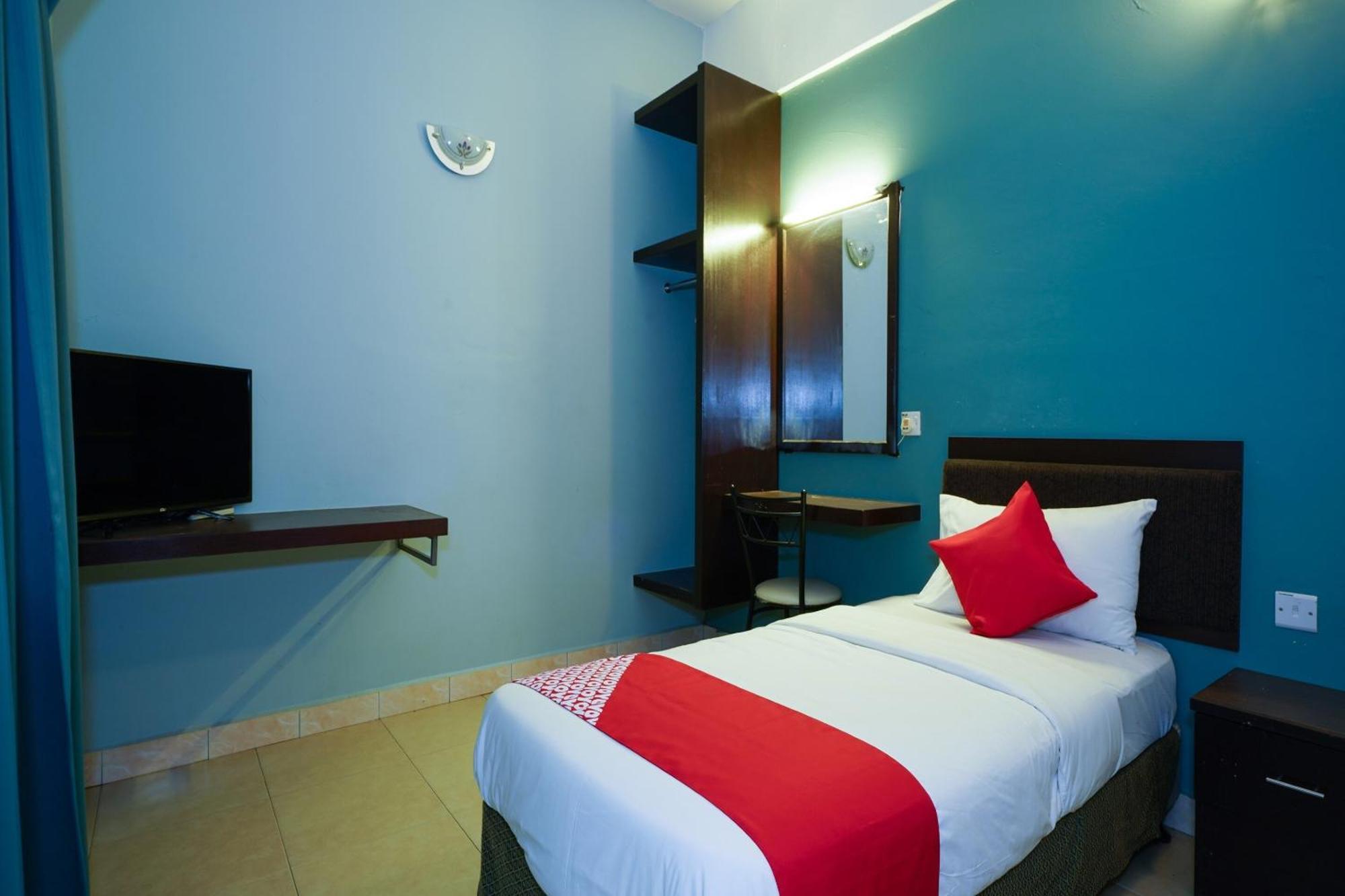 Hotel O Hotel Orchard Inn Lumut Buitenkant foto