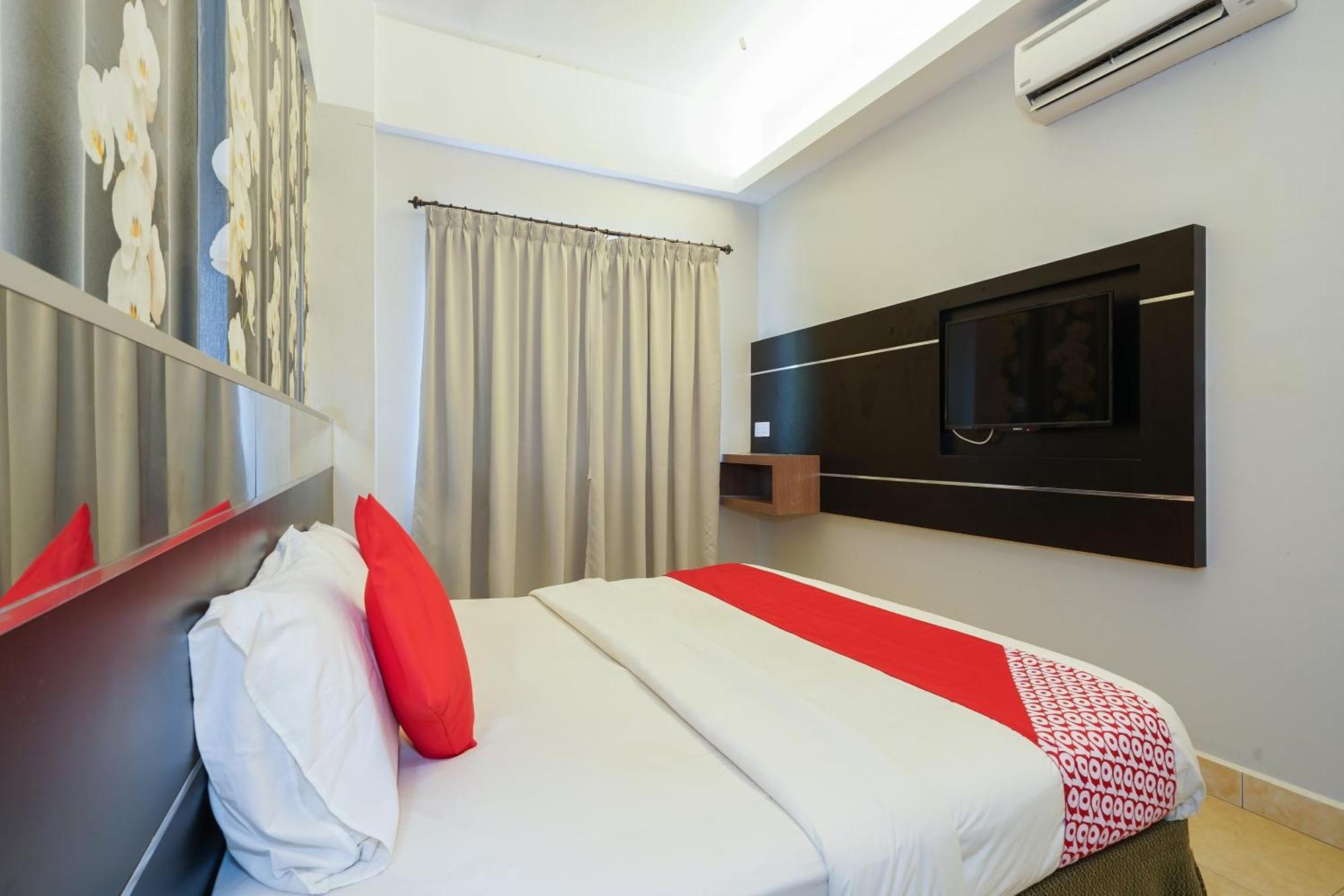 Hotel O Hotel Orchard Inn Lumut Buitenkant foto