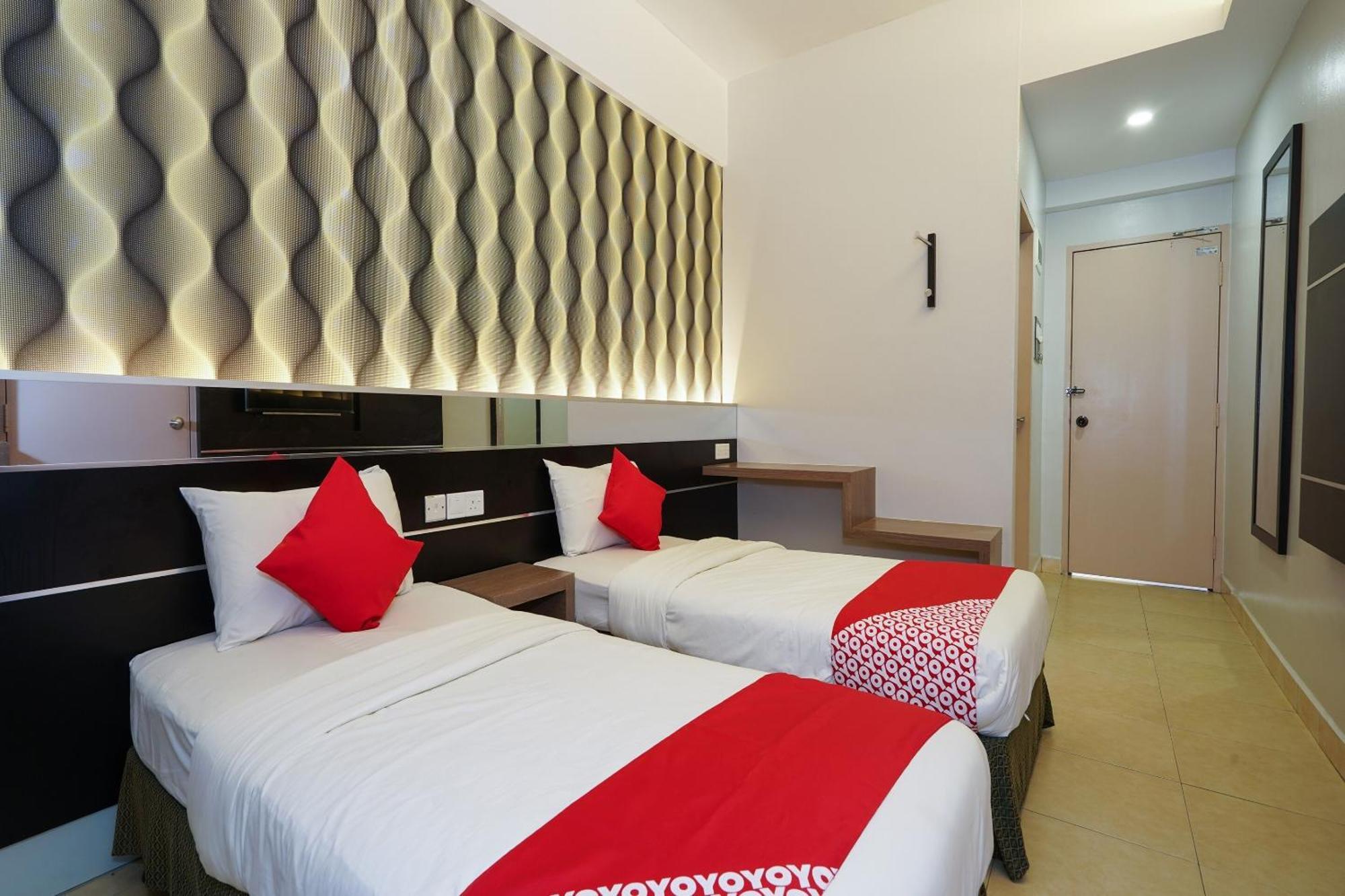 Hotel O Hotel Orchard Inn Lumut Buitenkant foto