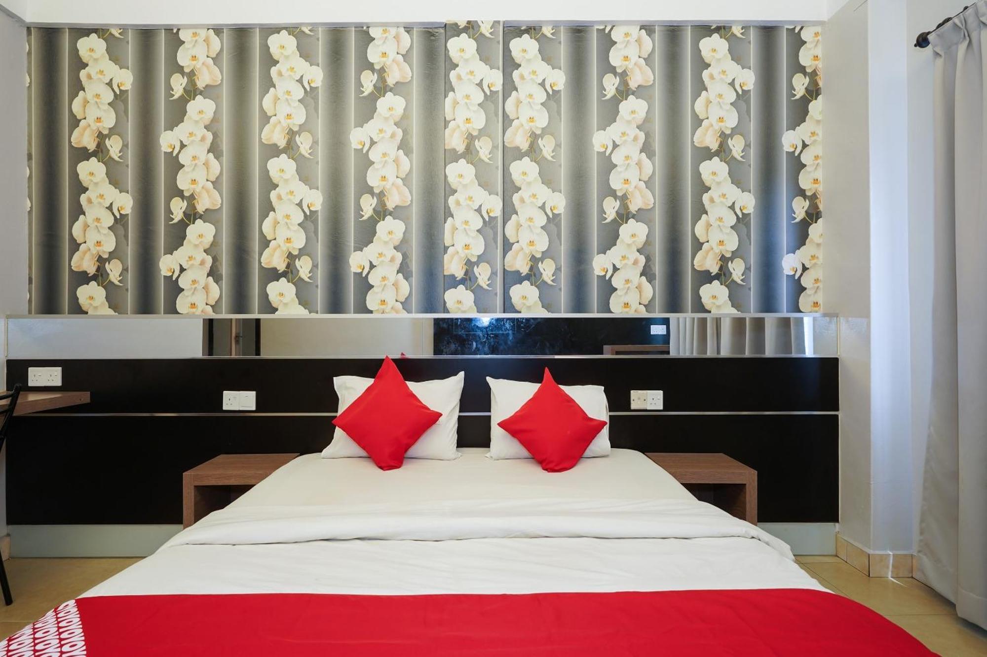 Hotel O Hotel Orchard Inn Lumut Buitenkant foto